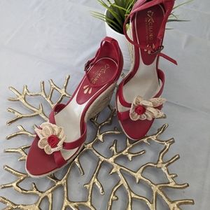 Beautiful Exchange by Charles Davis Red wedges , size 8 in Great condition